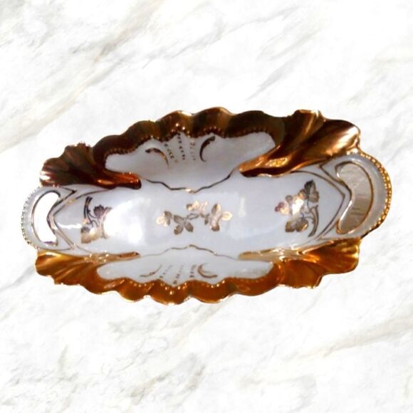 France Dripping with  GOLD LIMOGES Oblong Tid Bit/Trinket Dish White VINTAGE - Picture 1 of 13